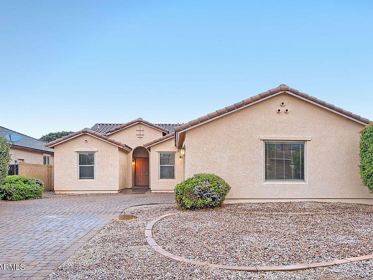906 W DESERT HOLLOW Drive photo 1