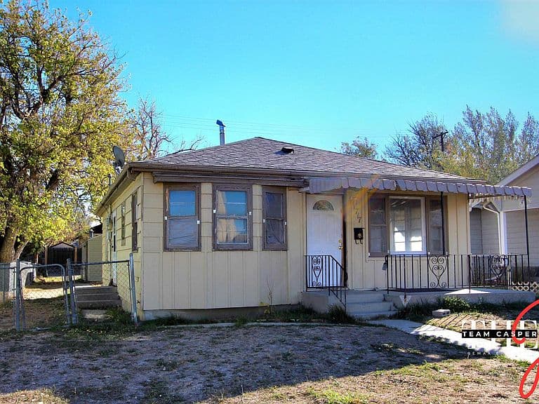 1717 S Poplar St photo 3