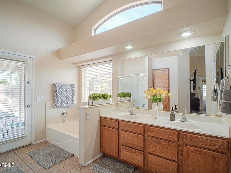 42539 W BUNKER Drive photo 4
