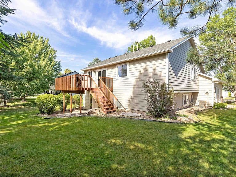 4011 Maple Ave photo 3