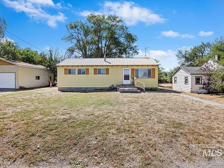 342 Railroad Ave W photo 2