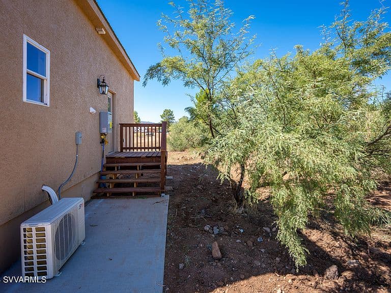 1652 N Montezuma Heights Road photo 3