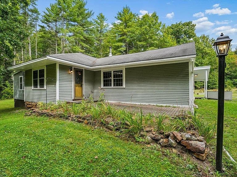 66 Currier Road photo 2