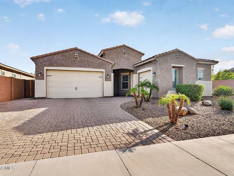2451 E BELLERIVE Drive photo 1