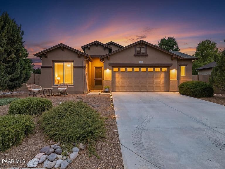 7904 N Paradise Canyon Ln photo 1