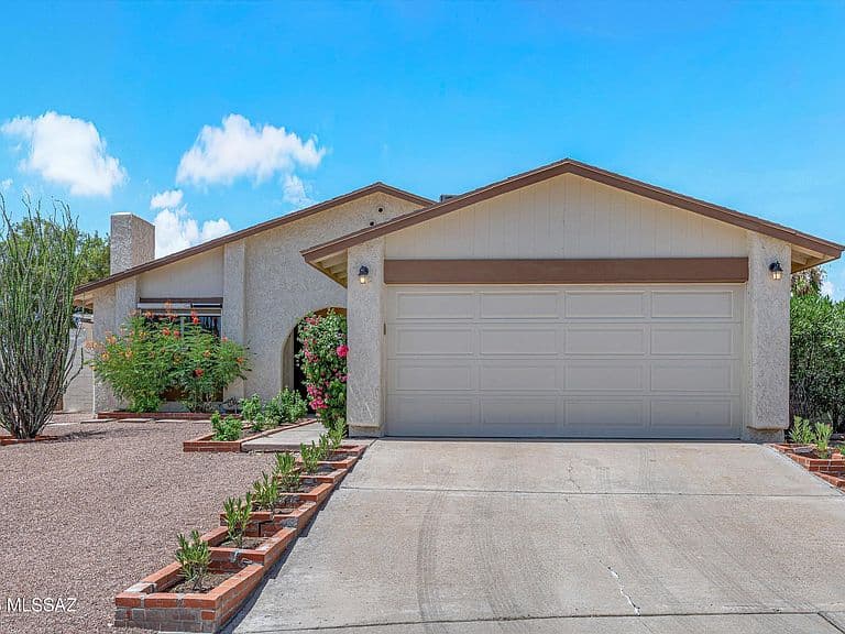 2672 S Black Moon Dr photo 3