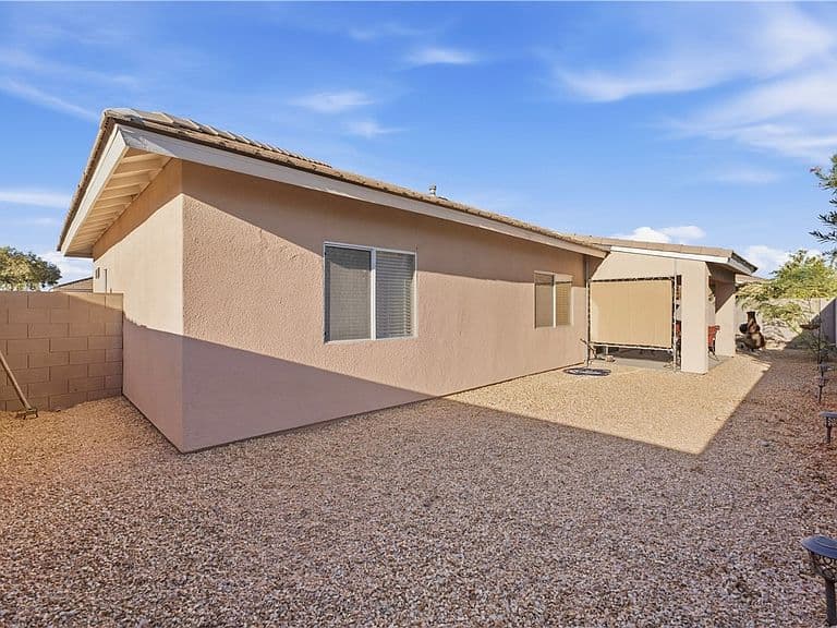 2392 Graystone Drive photo 4