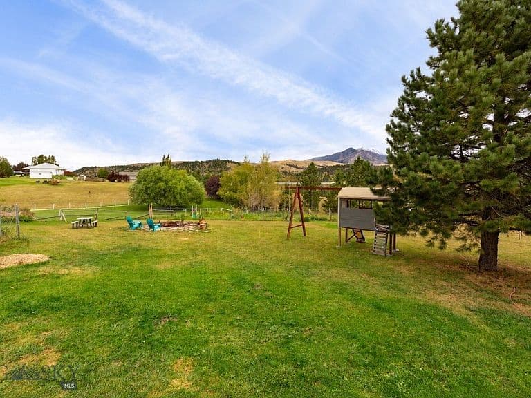 1517 Bluebird Ln photo 5