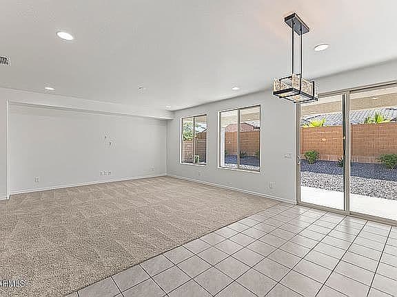 25915 W Quail Ave photo 4