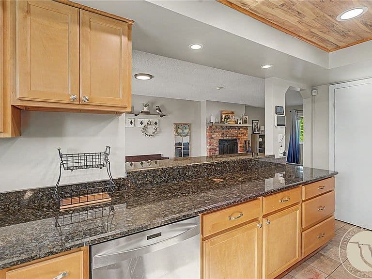 2912 Arnold Palmer Dr photo 4