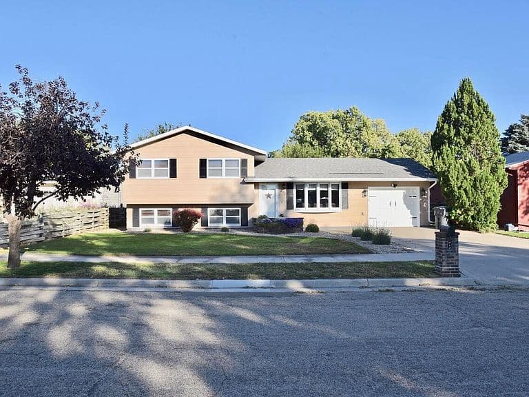 812 Mellette Ave photo 3