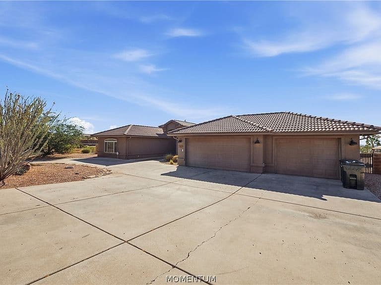 2263 Hopi Drive photo 3