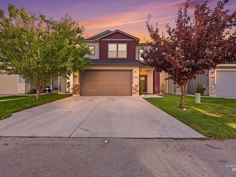 1979 W Bella Ln photo 1