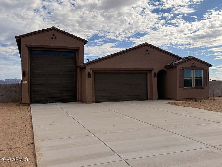 24417 W DUANE Lane photo 1