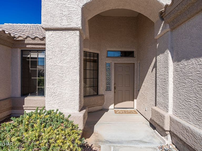 2423 E George Ln photo 3