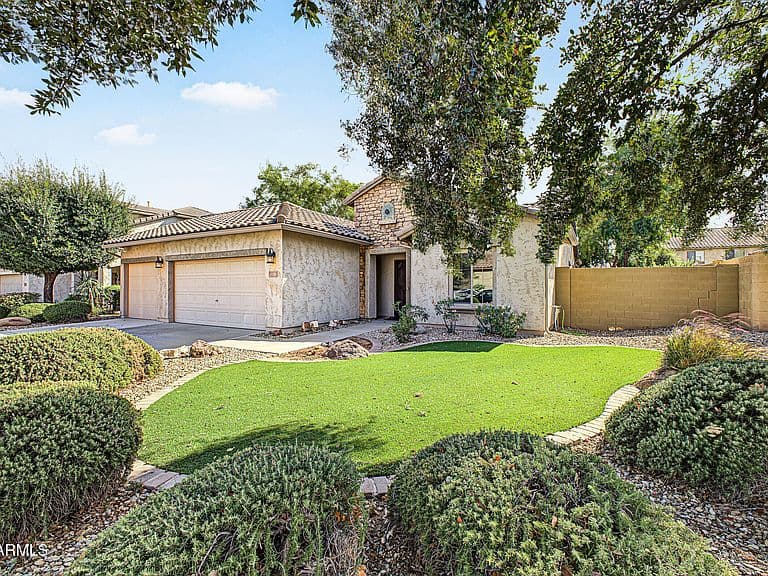 18251 W TOWNLEY Avenue photo 2
