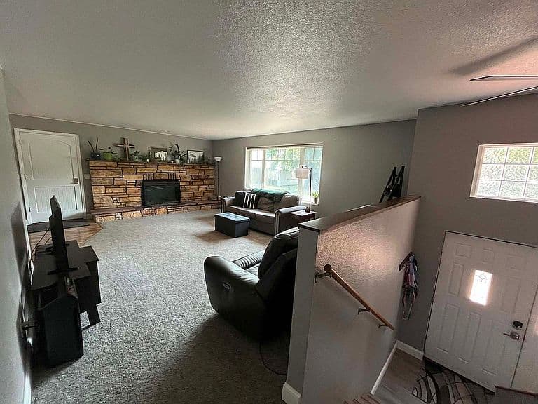 9 Cornflower Ct photo 2