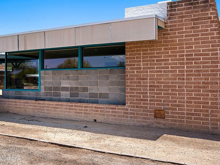 5646 E Towner St photo 3