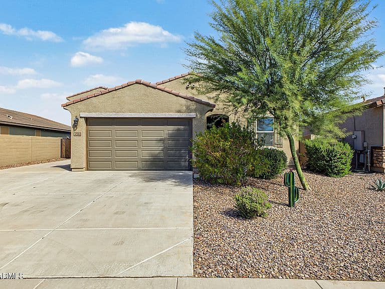 4386 W SUNCUP Drive photo 2