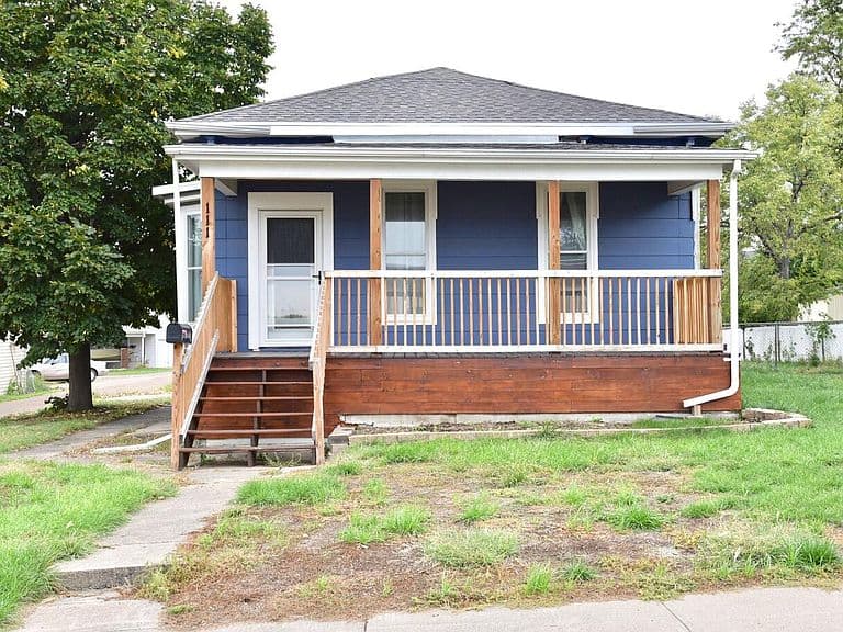 111 S Central Ave photo 1