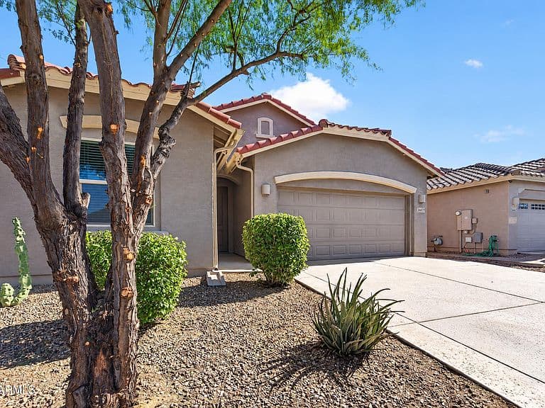 36877 N YELLOWSTONE Drive photo 1