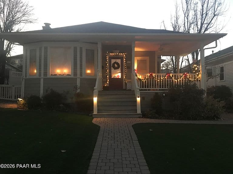 240 S Mount Vernon Ave photo 2