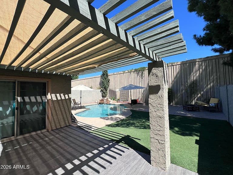 924 E ESCUDA Drive photo 2