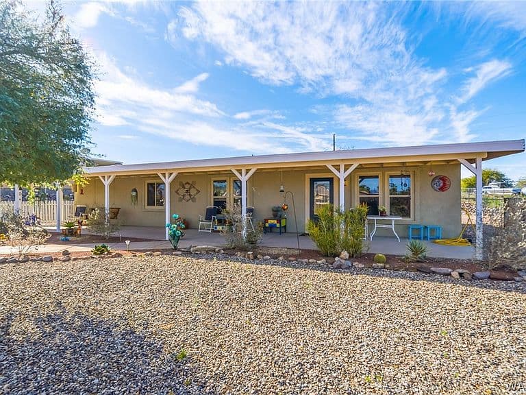 5655 S Bison Ave photo 2