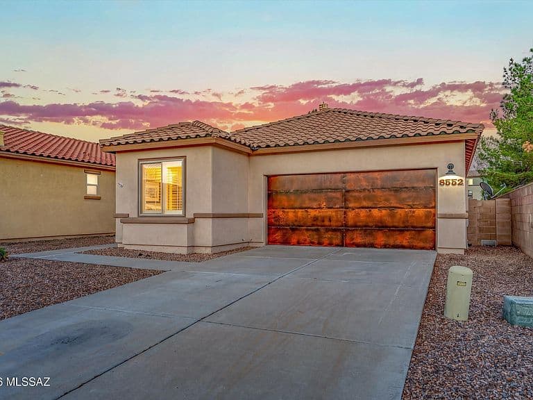 8552 N Western Juniper Ter photo 3