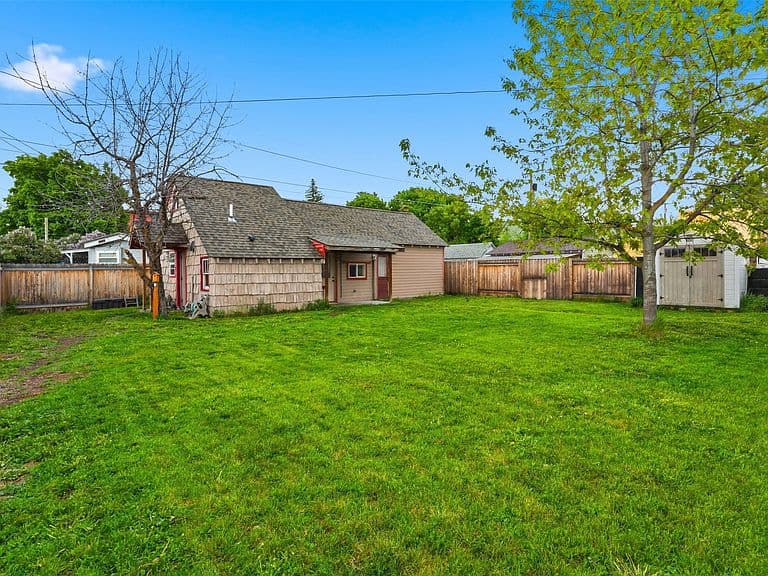 1112 Shakespeare St photo 1
