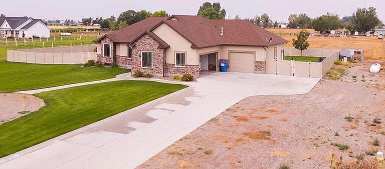 284 N 465 W photo 3