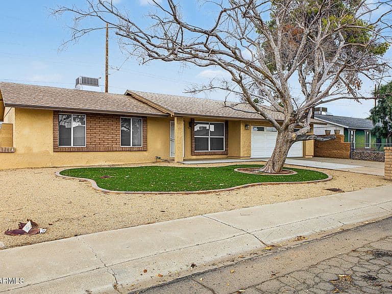 1636 W VILLA THERESA Drive photo 4