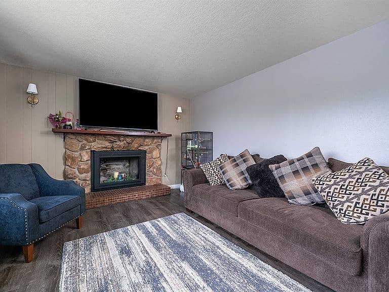 310 Harrison Blvd photo 4