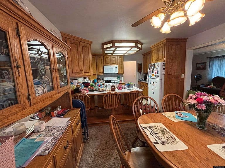 320 N Wagon Wheel Dr photo 4