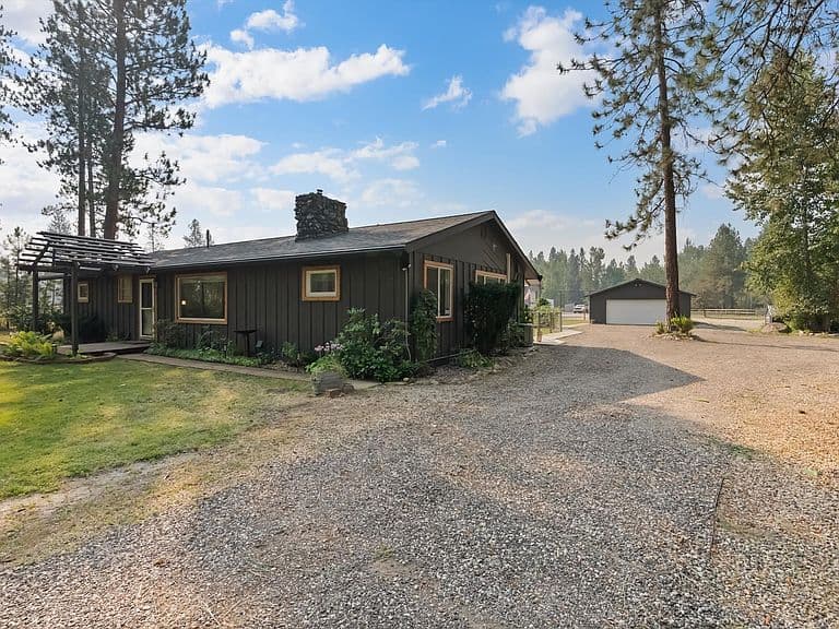 4725 E Carlton Creek Rd photo 4