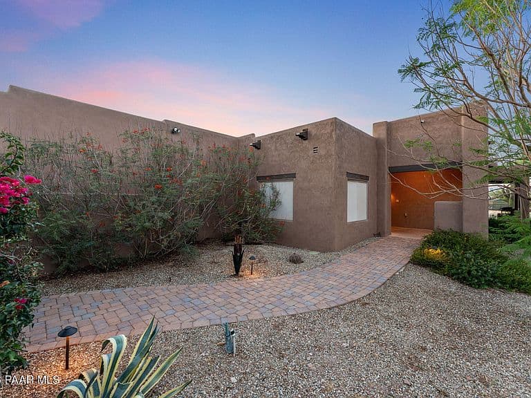 501 S Saguaro Dr photo 1