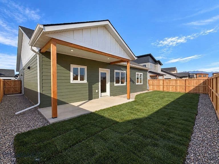 824 Accolade Loop photo 2