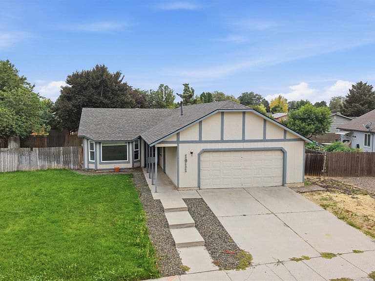 1911 W Tracy Ct photo 4