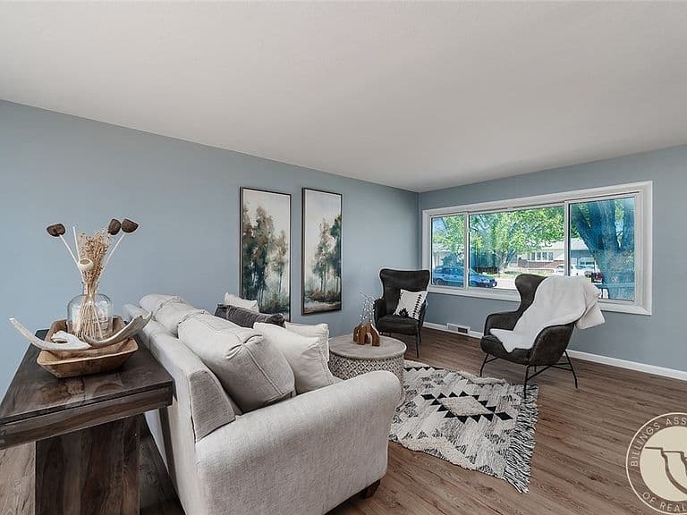 2518 Clark Ave photo 2