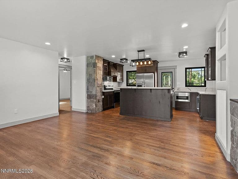 1312 Wesley Dr photo 5