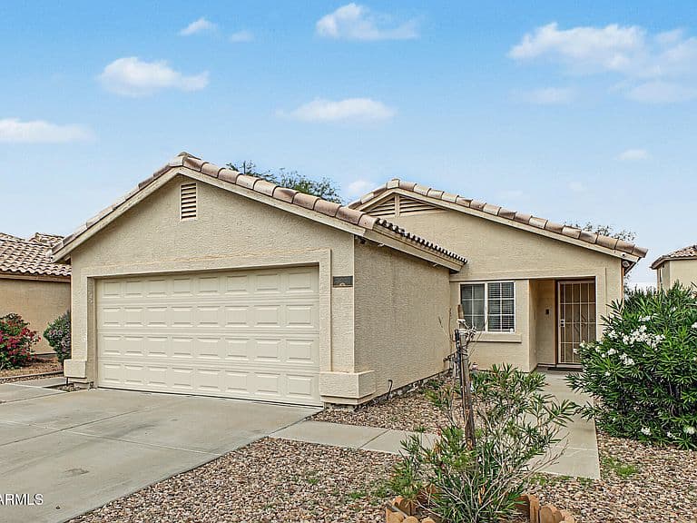 12008 W Windrose Drive photo 4