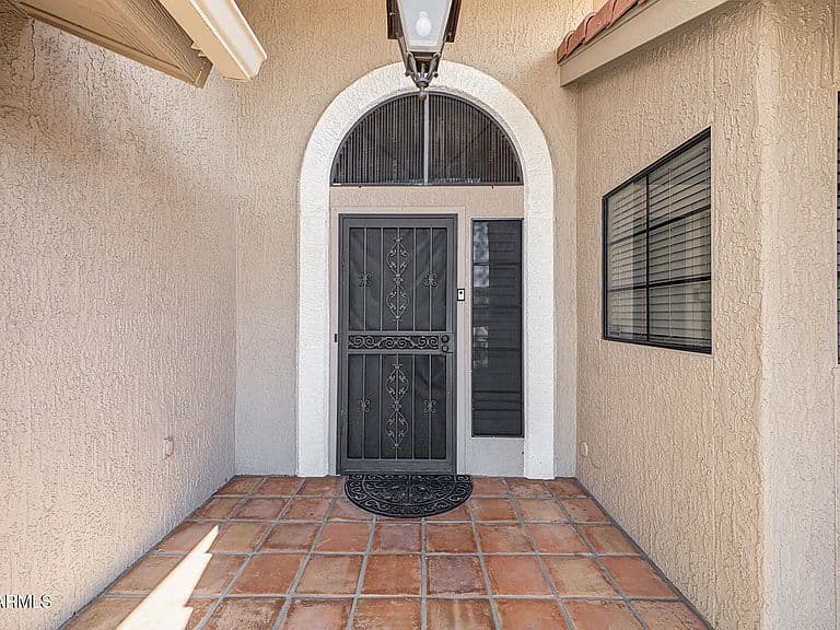 21019 N DESERT SANDS Drive photo 3