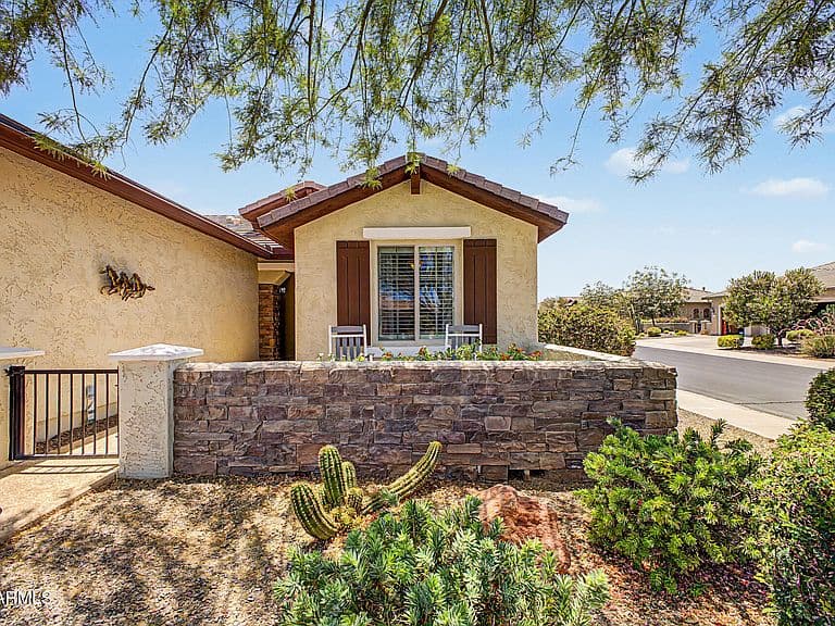 26495 W YUKON Drive photo 5