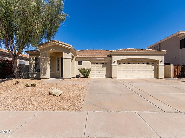 5242 E HERRERA Drive photo 2