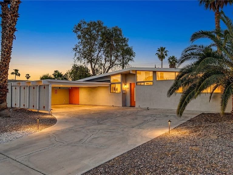 1995 Caballero Way photo 2