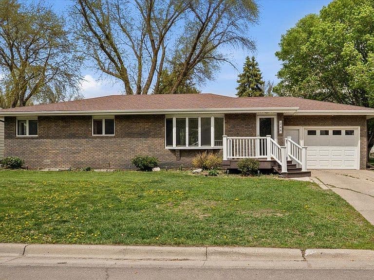 248 Wegener Dr photo 2