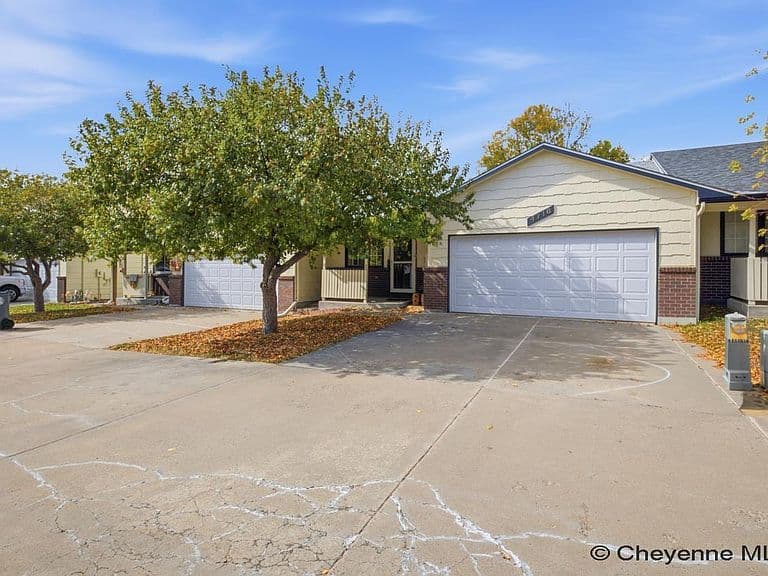 4718 Easy St photo 2