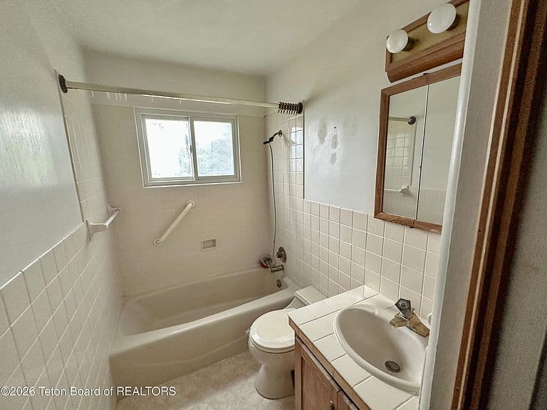 301 La Paloma Dr photo 2