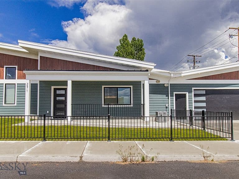 271 W Gold St photo 1