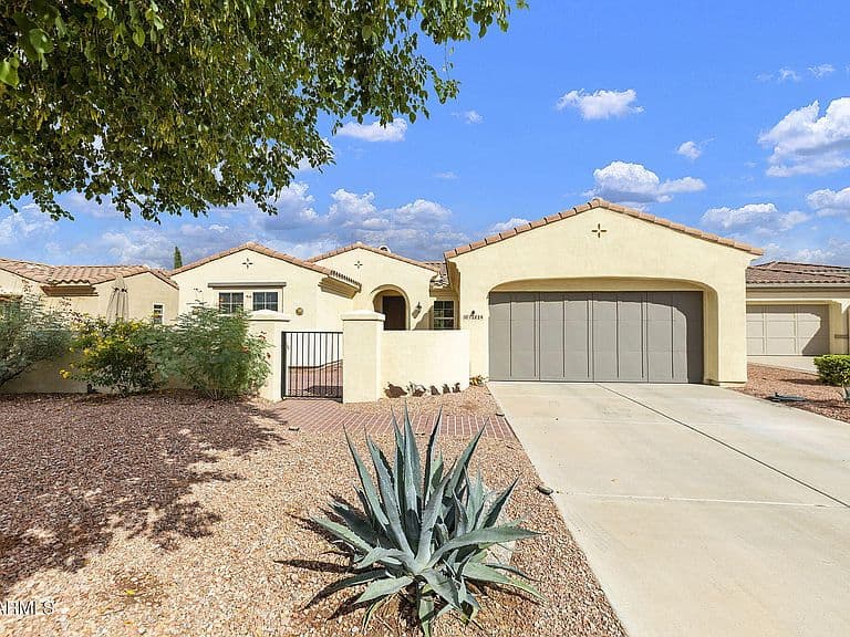 12824 W JUNIPERO Drive photo 3